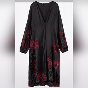 Zara Black Satin Kimono Kaftan Duster Black Beads & Red Floral 🥀 Embroidery Med